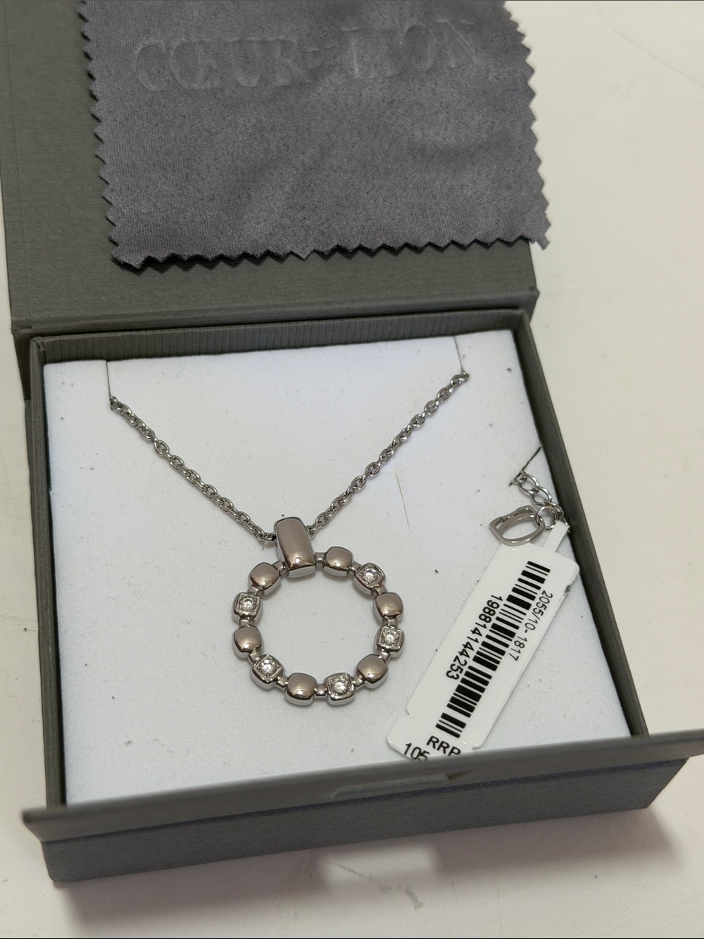 Cœur De Lion Silver Circle Pendant Necklace with Crystals - Women Jewelry